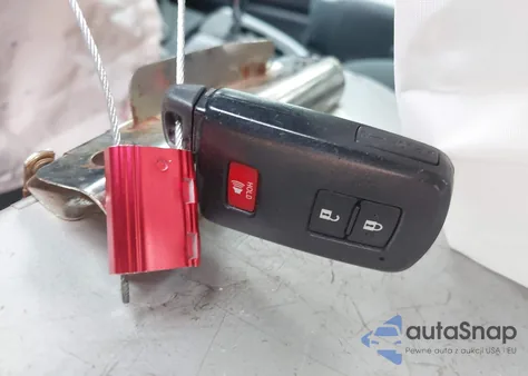 2013 Toyota Prius C Three из США, поврежденный, VIN JTDKDTB36D1553726